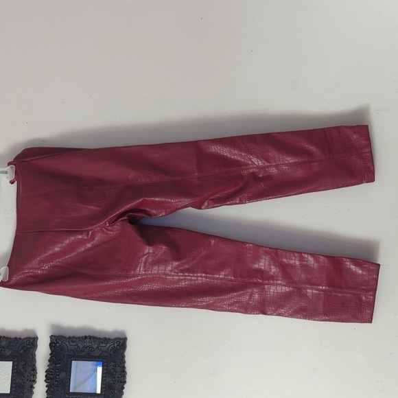 Jluxlabel Croc Embossed Faux Leather Pants - Picture 6 of 11